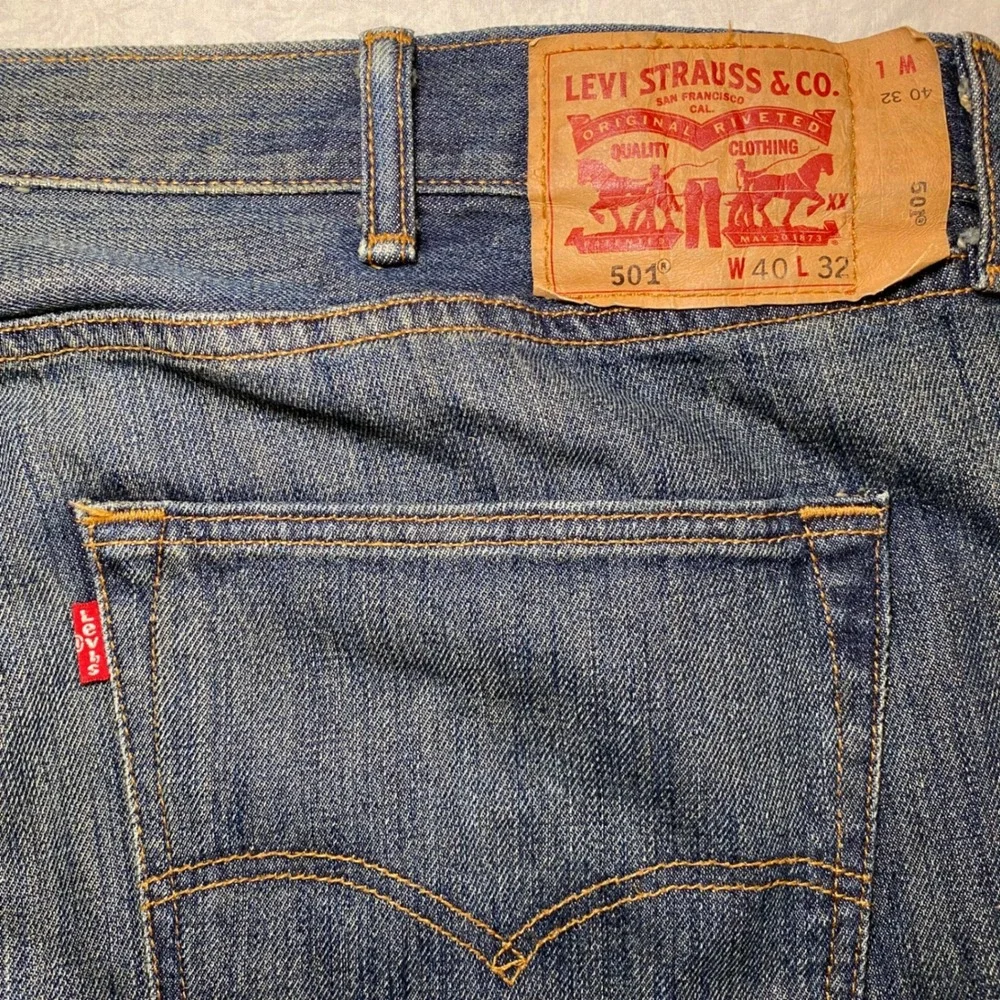 Levis 501 Button Fly Straight Leg Jeans Mens 40x32 Blue Denim Classic Fit